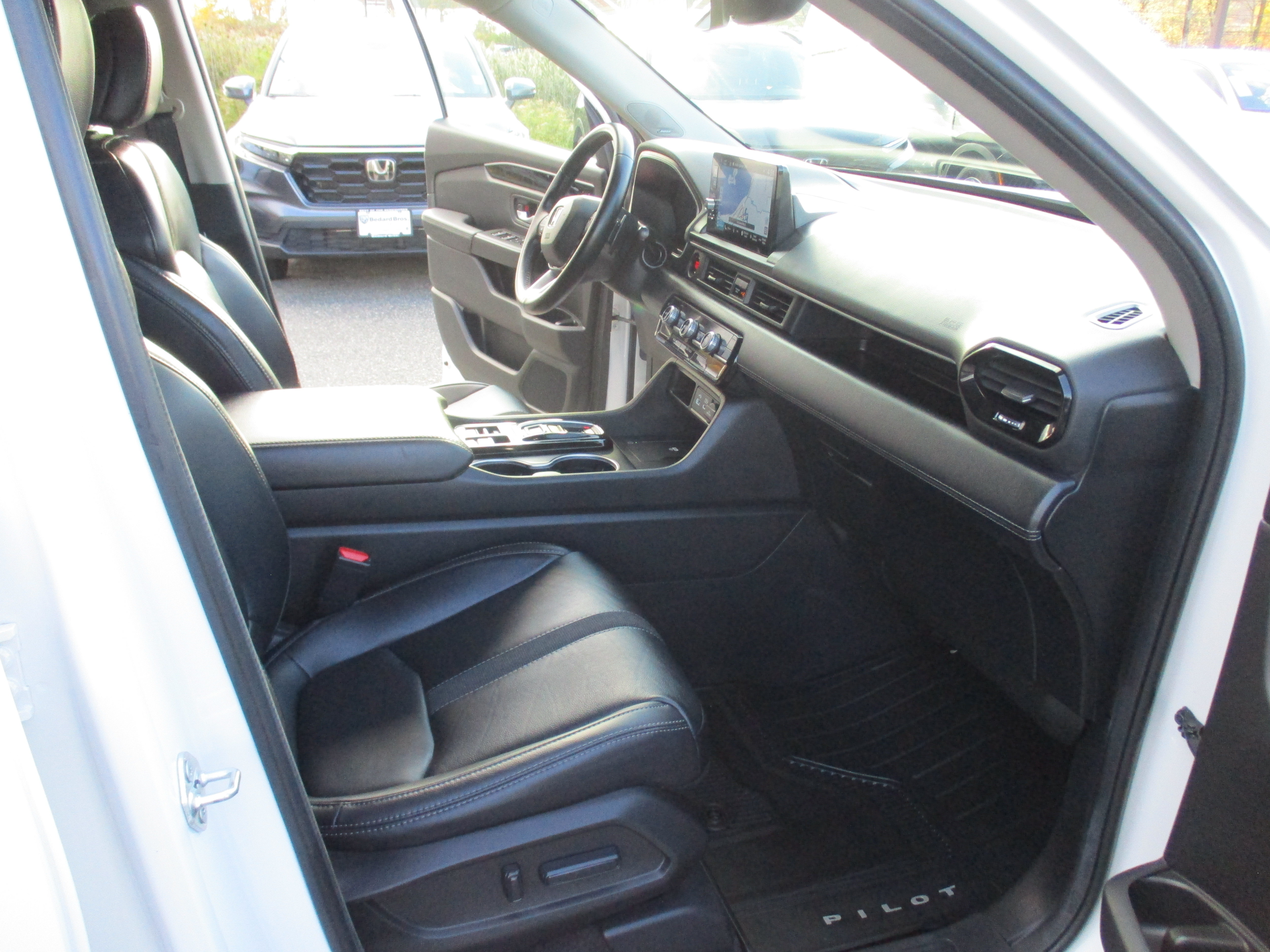 Certified 2024 Honda Pilot Touring image 16