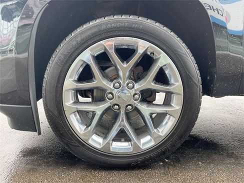 Used 2016 Cadillac Escalade Premium image 33