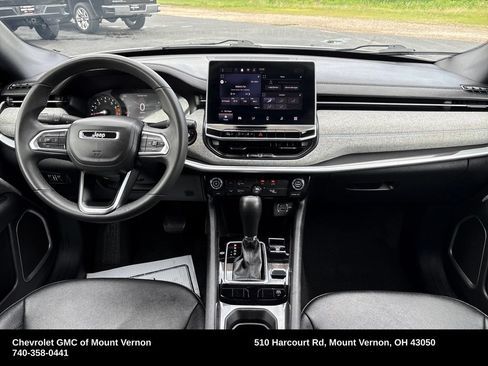 Used 2024 Jeep Compass Latitude AWD/4WD image 15