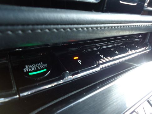 Used 2022 Lincoln Nautilus AWD image 19