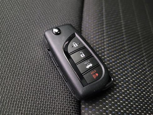 Used 2021 Toyota Corolla SE image 32