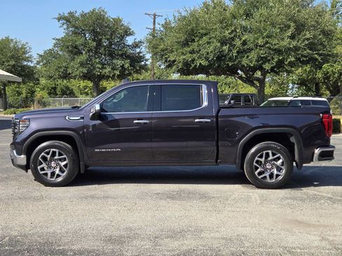 Certified 2023 GMC Sierra 1500 SLT RWD image 4