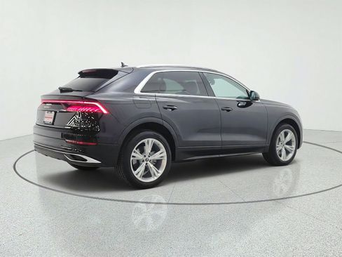 Used 2023 Audi Q8 Premium w/ Convenience Package AWD/4WD image 5