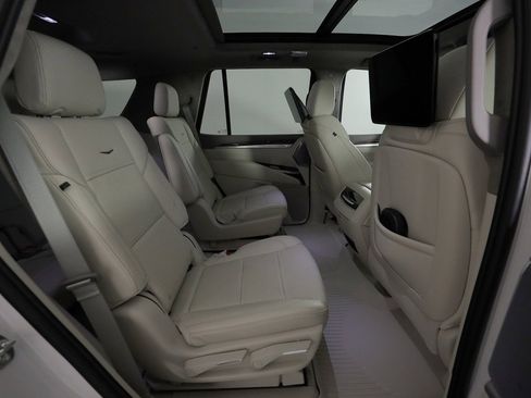 Used 2025 Cadillac Escalade Sport Platinum w/ LPO, ONYX Package image 14