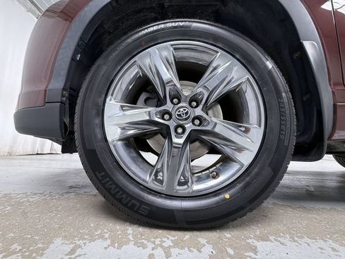 Used 2018 Toyota Highlander Limited Platinum AWD/4WD image 14