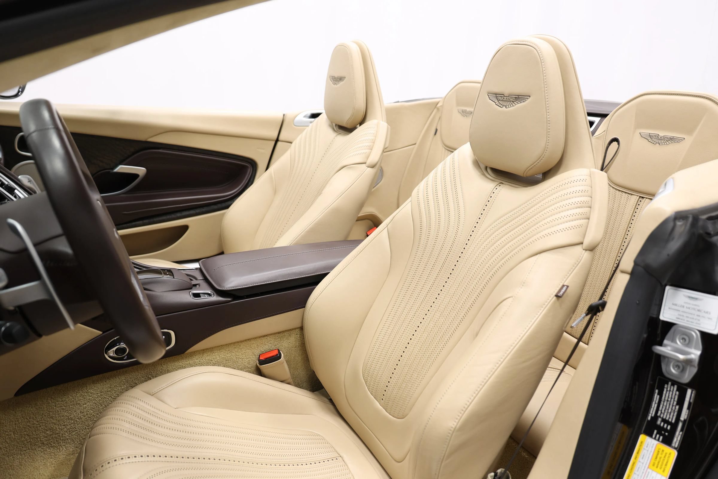 Used 2019 Aston Martin DB11 Volante RWD image 17