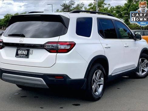 Used 2025 Honda Pilot EX-L image 12