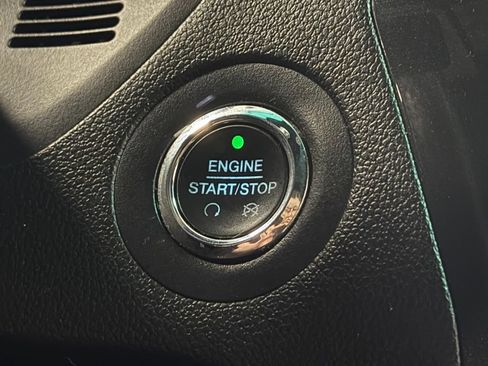 Used 2016 Ford Explorer XLT FWD image 21