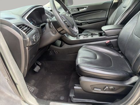 Certified 2019 Ford Edge Titanium w/ Equipment Group 301A FWD image 54