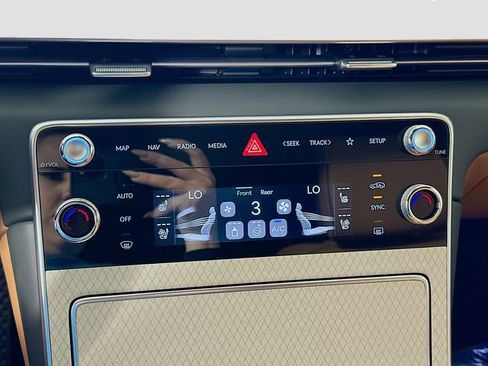 New 2026 Genesis GV80 2.5T Advanced image 14