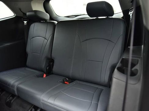 Used 2019 Buick Enclave Essence FWD image 24