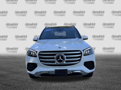 Used 2025 Mercedes-Benz GLS 450 4MATIC image 3