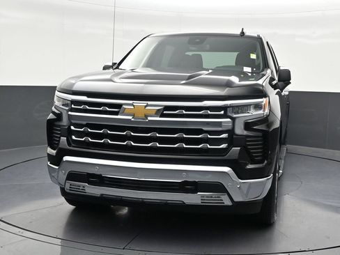 Used 2025 Chevrolet Silverado 1500 LTZ AWD/4WD image 9