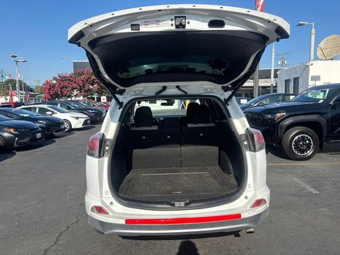 Used 2016 Toyota RAV4 XLE FWD image 10
