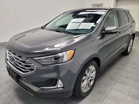 Used 2019 Ford Edge Titanium w/ Equipment Group 301A FWD image 2