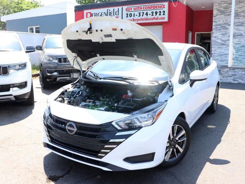 Used 2024 Nissan Versa SV FWD image 43