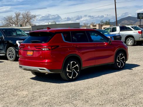 Used 2024 Mitsubishi Outlander SE image 5