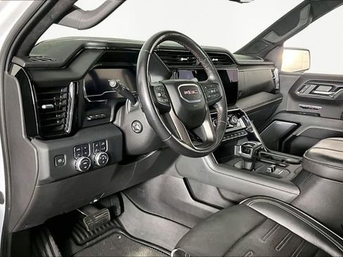 Used 2024 GMC Sierra 1500 AT4X image 18