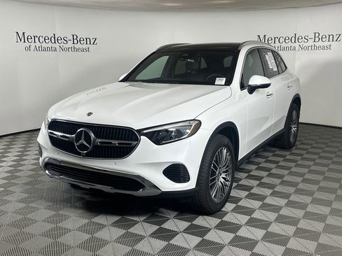 Used 2026 Mercedes-Benz GLC 300 image 3