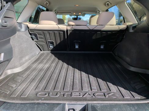 Used 2018 Subaru Outback 2.5i Premium image 32