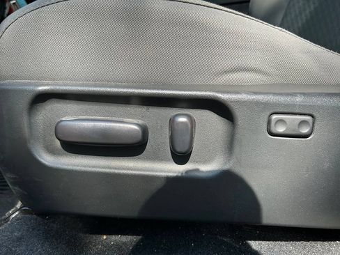 Used 2022 Toyota Tacoma SR5 w/ Technology Package RWD image 16