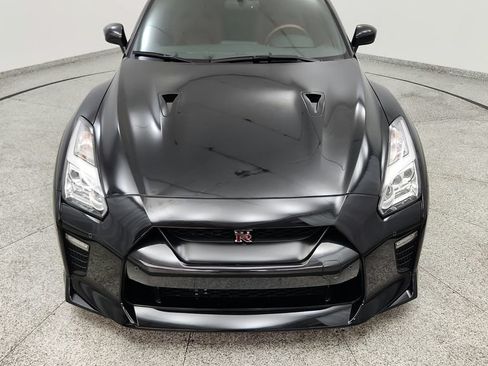 Used 2020 Nissan GT-R Premium w/ Premium Interior Package AWD/4WD image 10