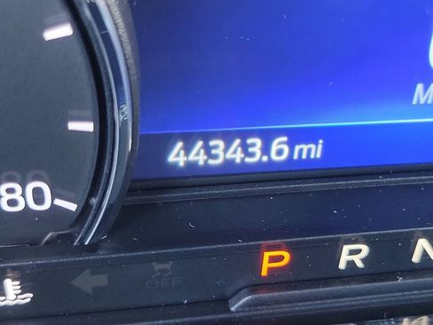 Used 2022 Ford Escape SE image 8