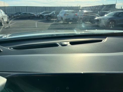 Used 2025 Chevrolet Trax LT image 18