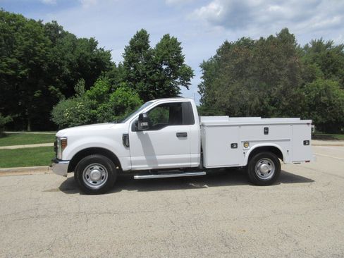 Used 2019 Ford F350 XL w/ Power Equipment Group RWD image 3