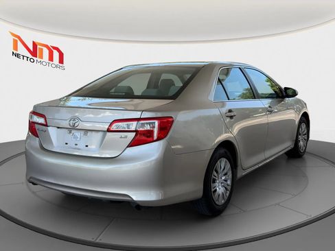 Used 2014 Toyota Camry LE FWD image 5