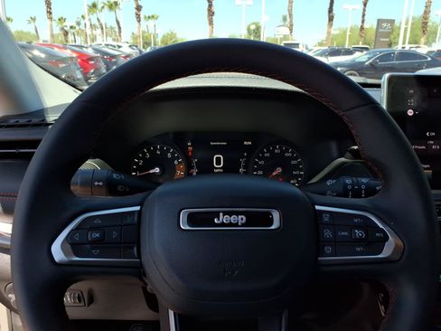 Used 2022 Jeep Compass Trailhawk w/ Trailer Tow Group AWD/4WD image 18