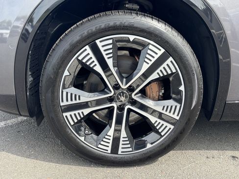 Used 2025 Maserati Grecale Folgore AWD/4WD image 18