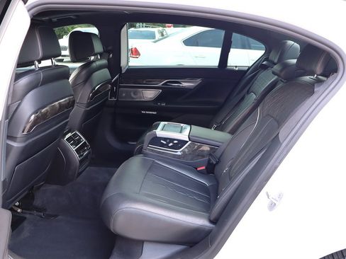 Used 2016 BMW 750i xDrive AWD/4WD image 25