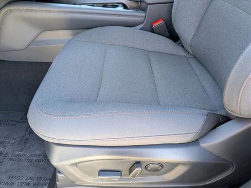 New 2026 Ford Explorer Active RWD image 4