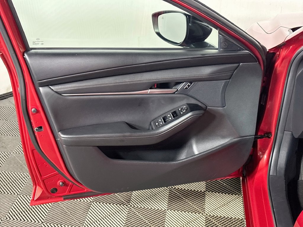 Used 2024 MAZDA MAZDA3 s FWD image 10