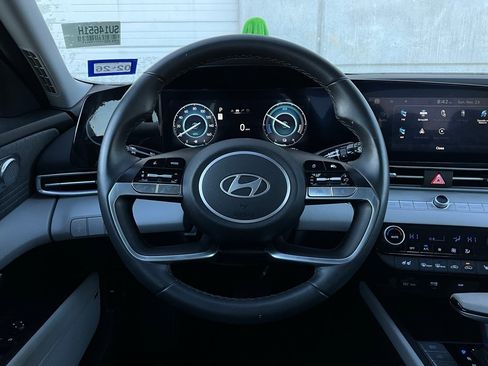 Used 2025 Hyundai Elantra Limited image 36