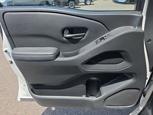 Used 2024 Nissan Frontier S w/ Technology Package RWD image 18