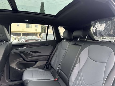 New 2026 Volkswagen Tiguan SE R-Line FWD image 11