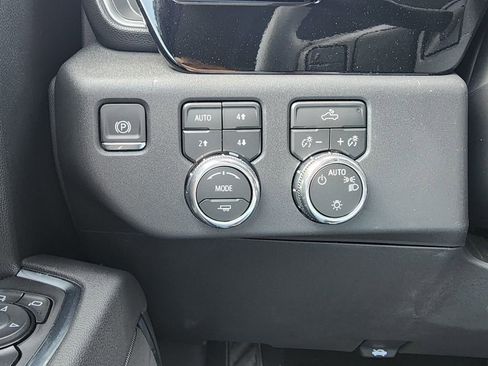 New 2026 GMC Sierra 1500 SLE w/ X31 Off-Road Package AWD/4WD image 19