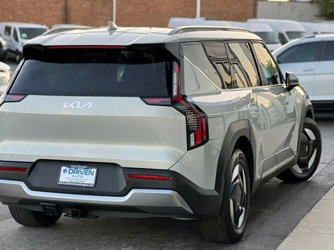 Used 2024 Kia EV9 Wind image 5