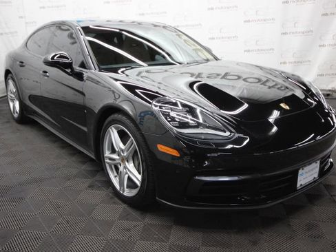 Used 2018 Porsche Panamera 4S image 9