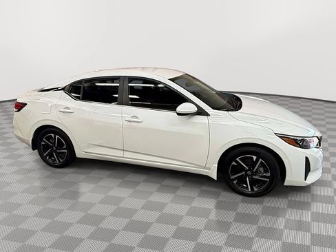 Used 2025 Nissan Sentra SV FWD image 11