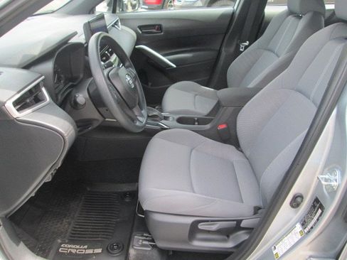 Used 2025 Toyota Corolla Cross AWD Hybrid image 10