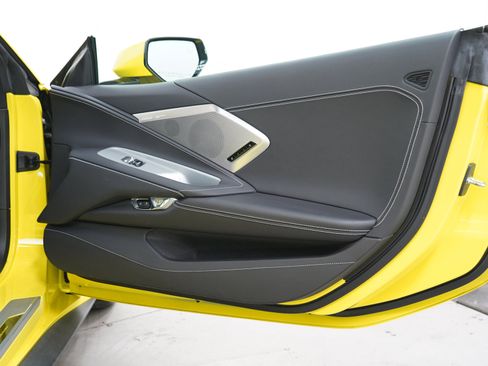 Used 2023 Chevrolet Corvette Stingray Preferred Conv w/ Z51 Performance Package RWD image 11