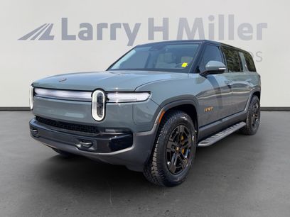 Used 2025 Rivian R1S Premium