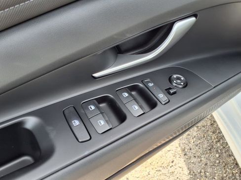 New 2025 Hyundai Elantra SEL image 10