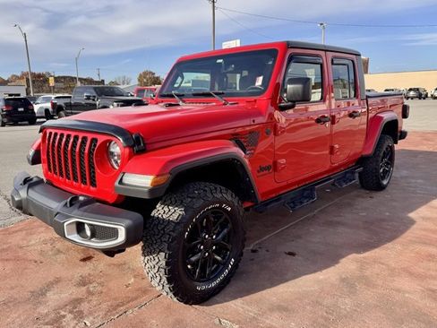Used 2022 Jeep Gladiator Sport image 1