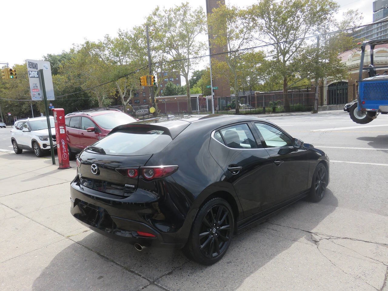 Used 2019 MAZDA MAZDA3 AWD Hatchback w/ Premium Pkg image 4