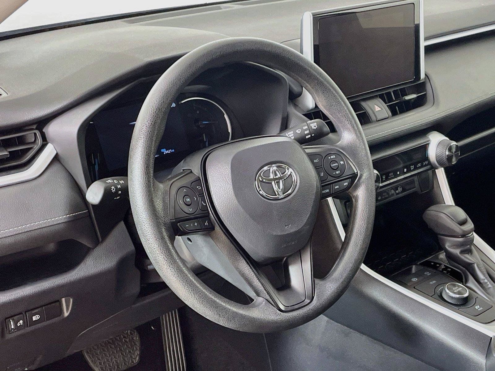 Used 2025 Toyota RAV4 LE AWD/4WD image 17