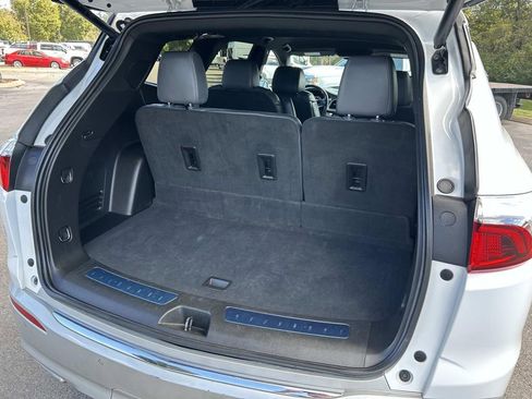 Used 2024 Buick Enclave Premium image 13